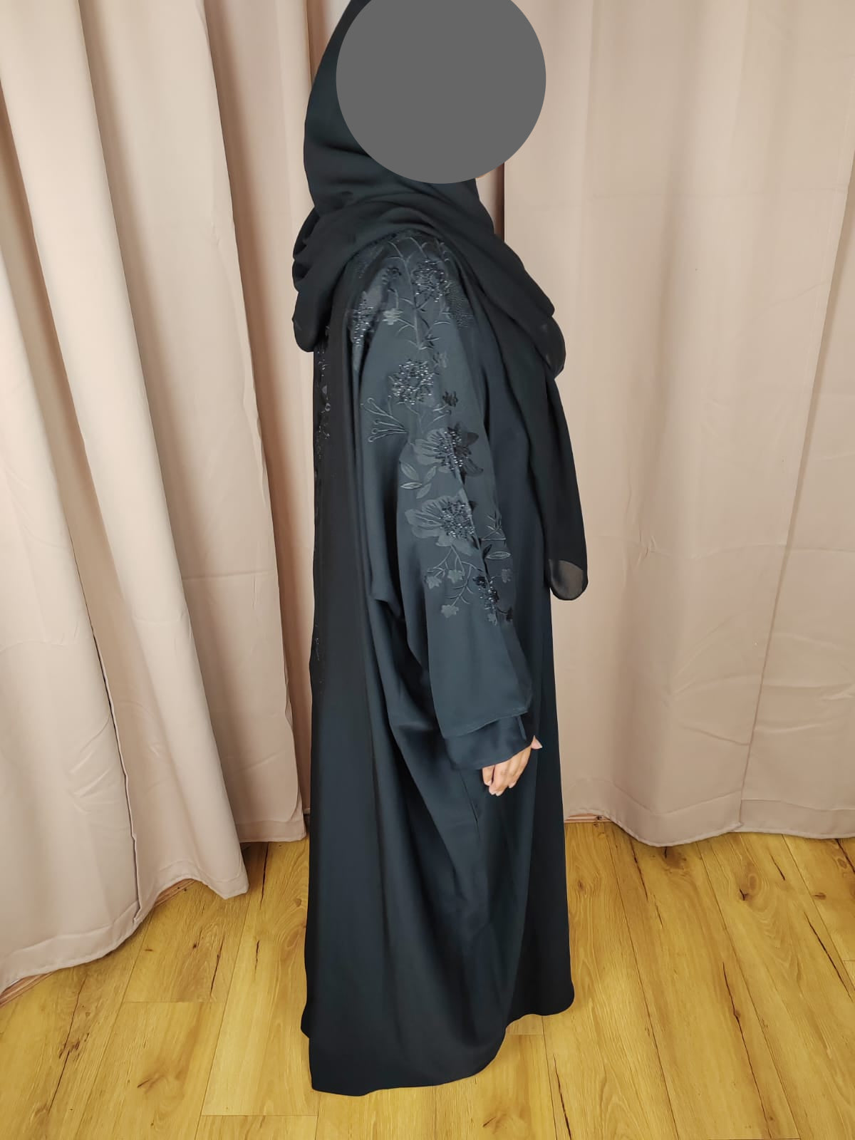 Aaliyah batwing closed abaya