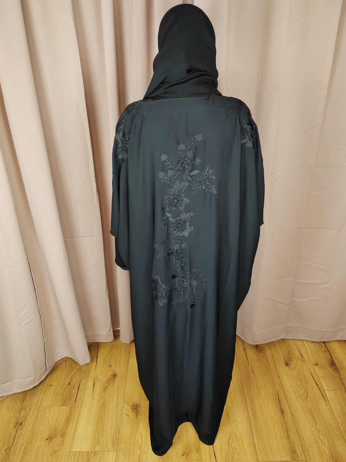 Aaliyah batwing closed abaya