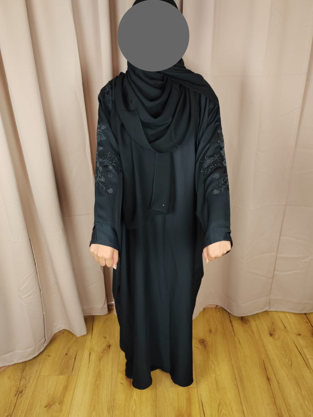Aaliyah batwing closed abaya