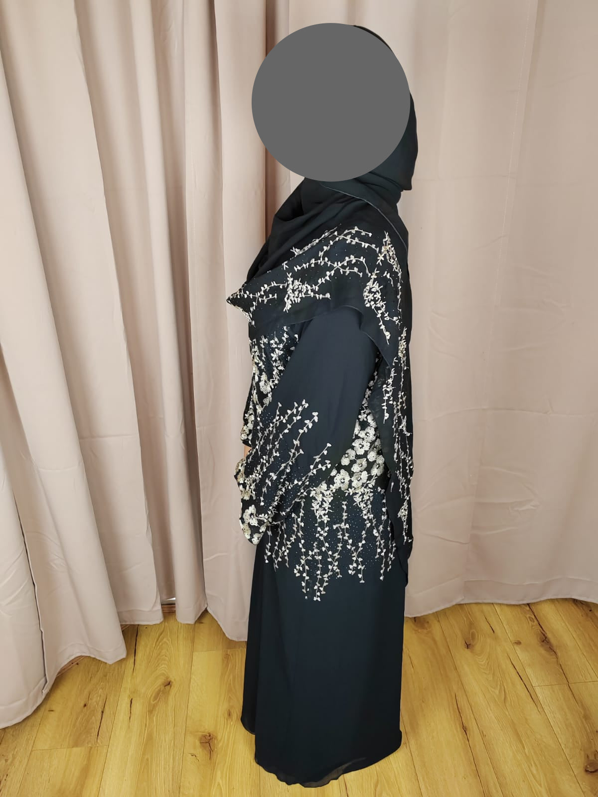 Nadia open abaya