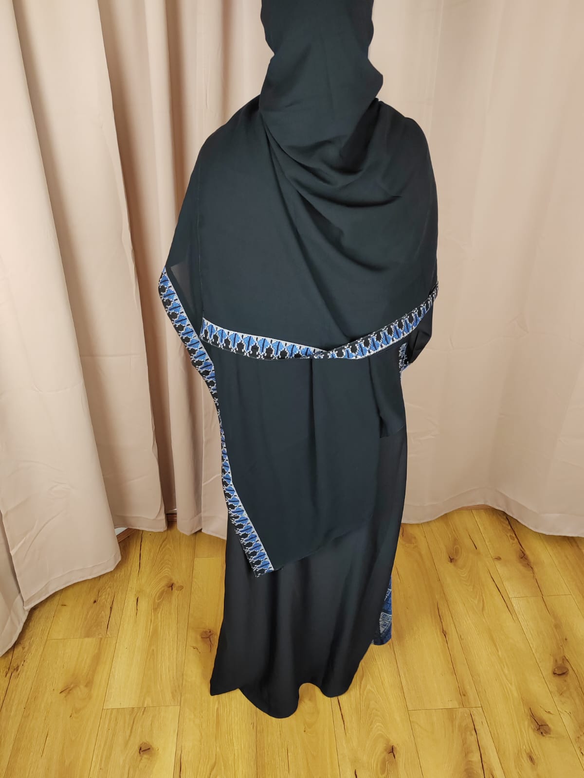 Sihaam open abaya