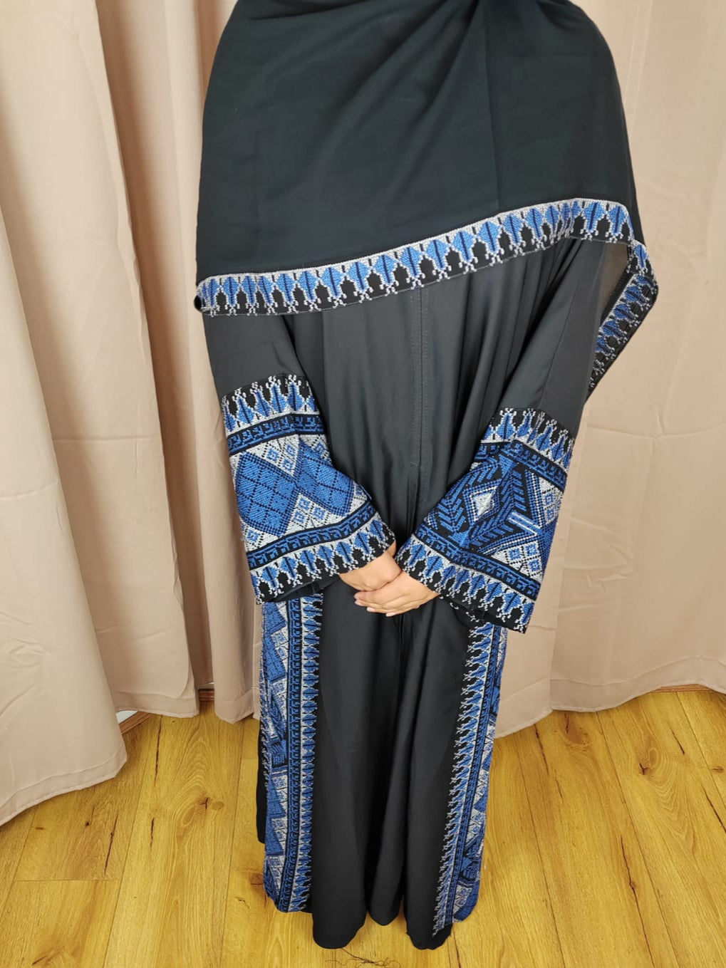 Sihaam open abaya
