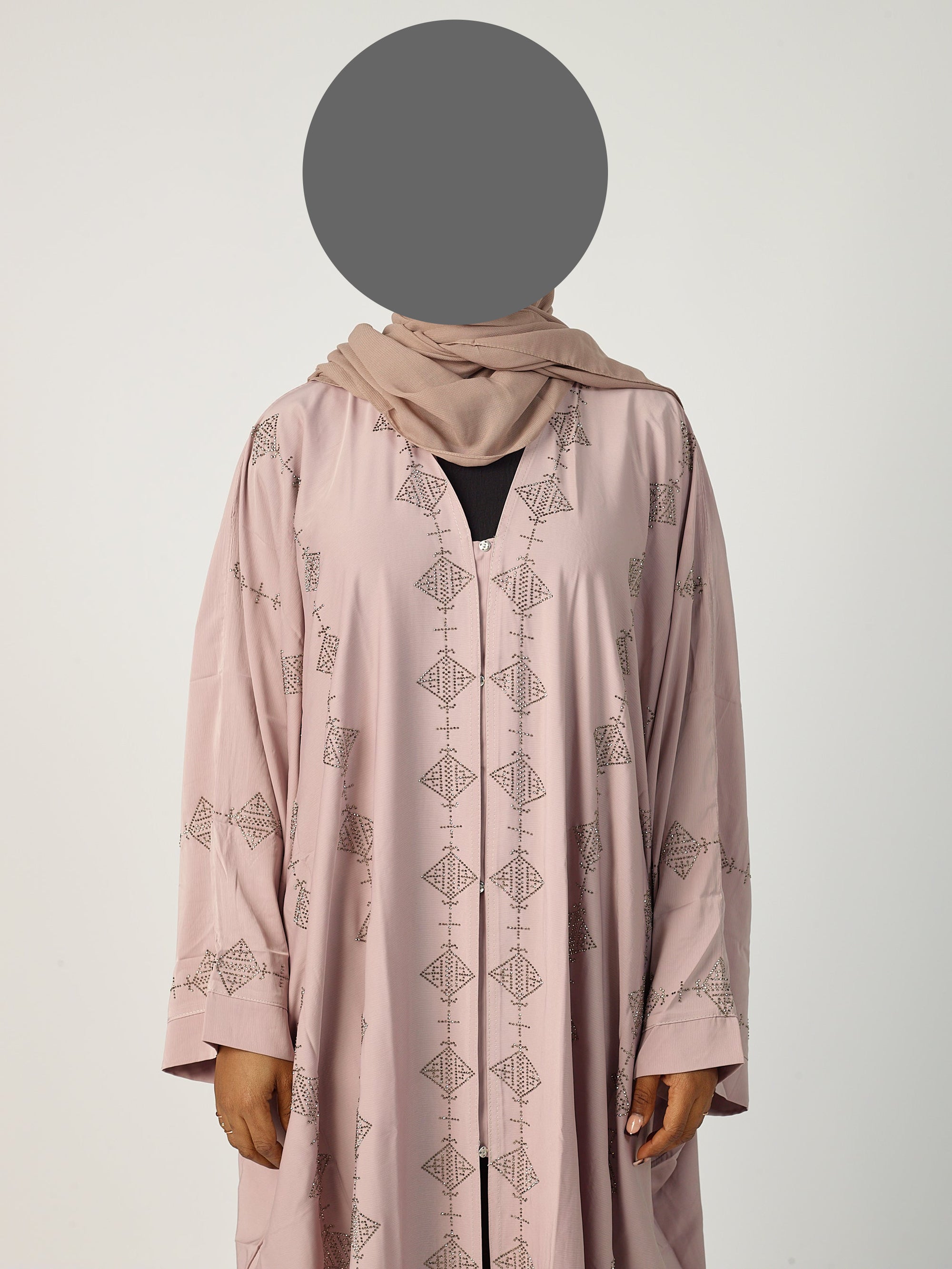 Naila abaya