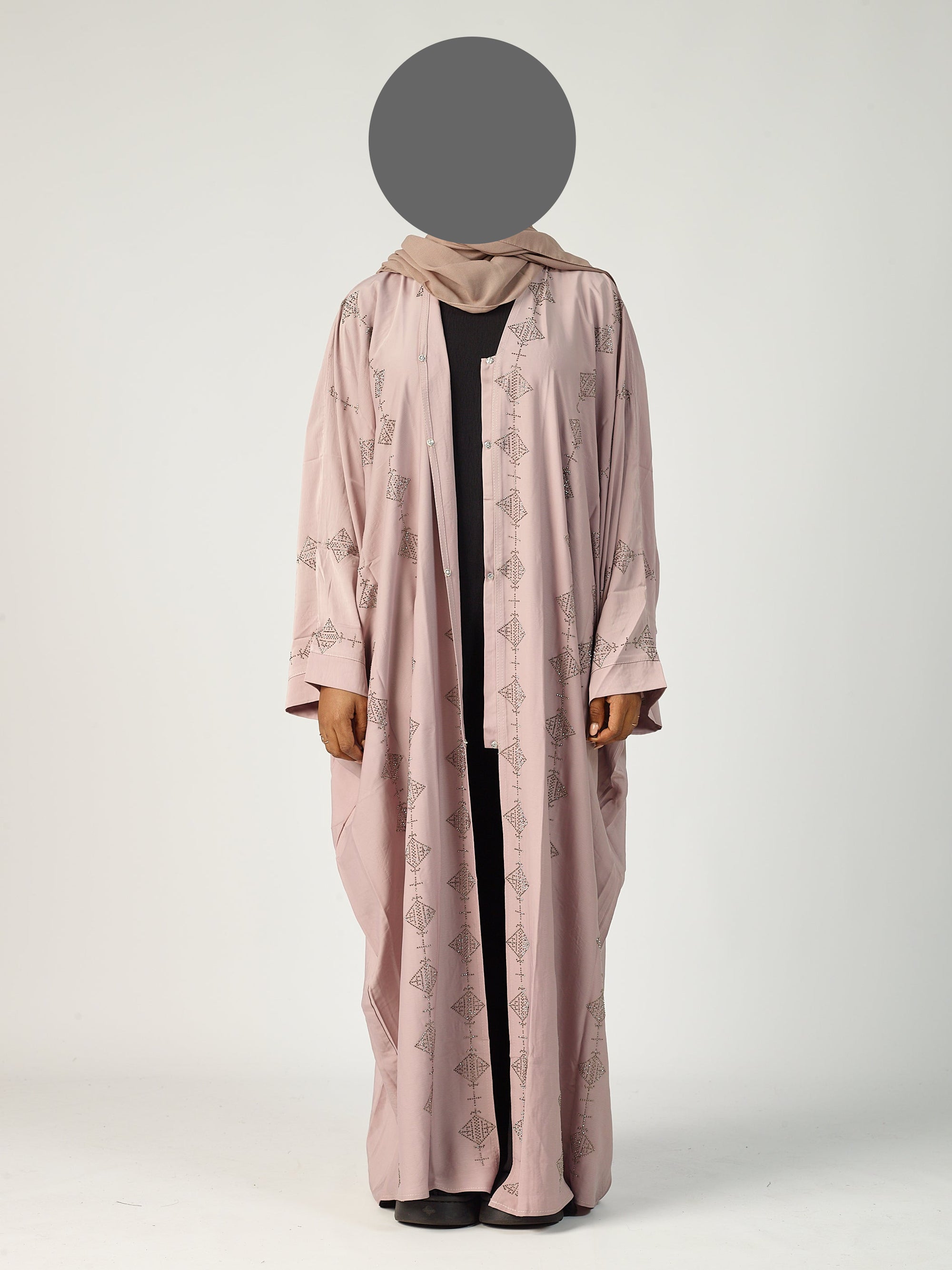 Naila abaya