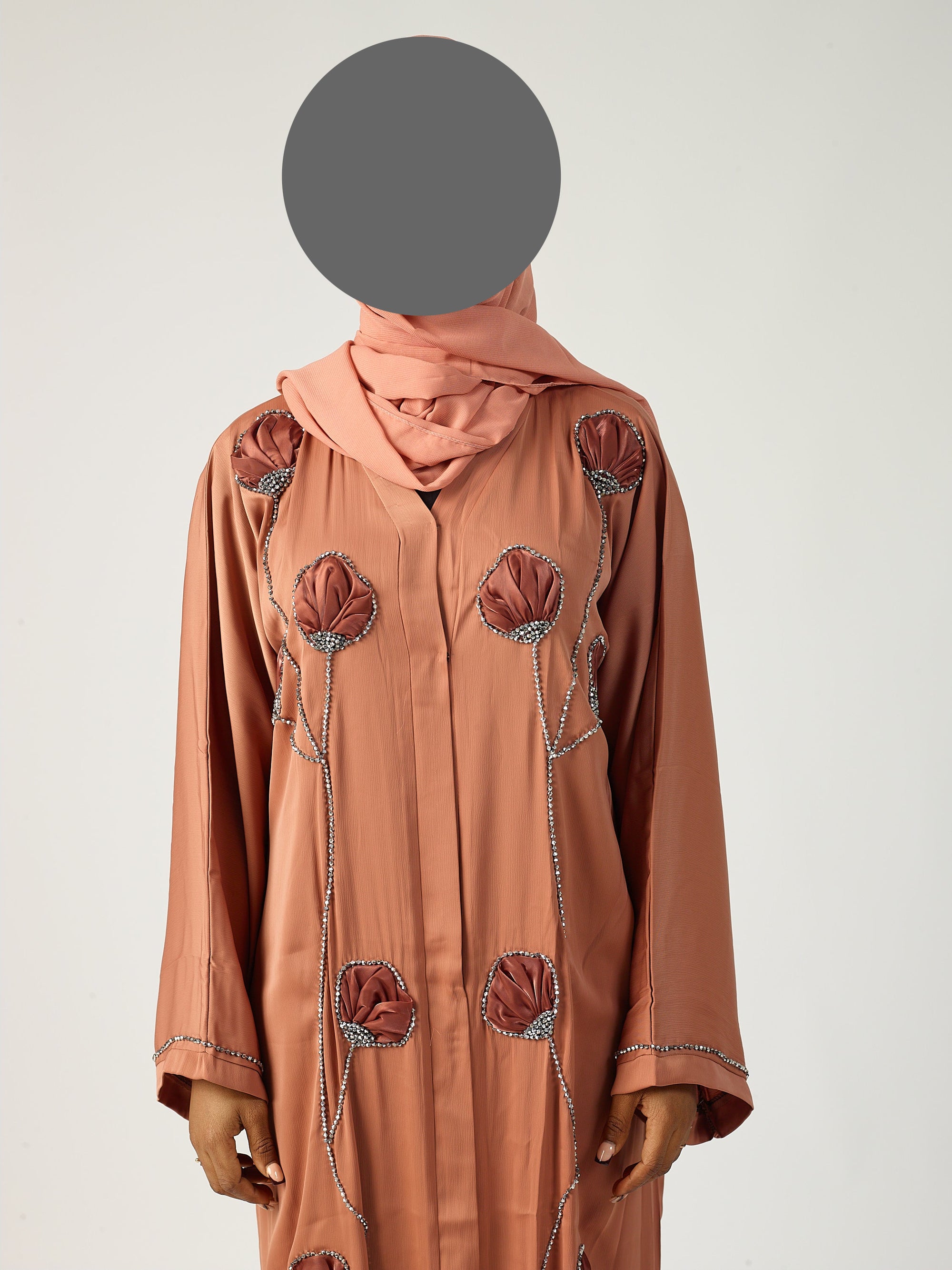 Nadira abaya