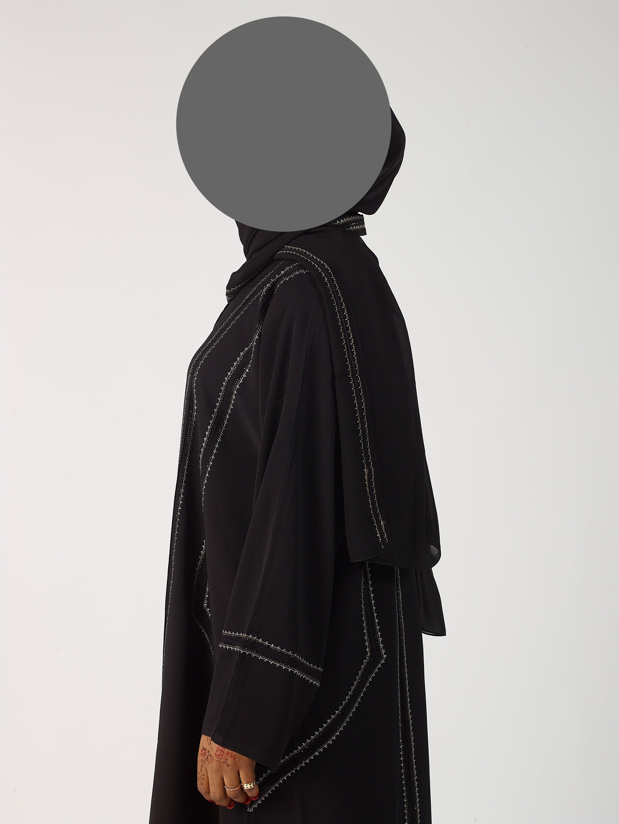 Zara closed abaya