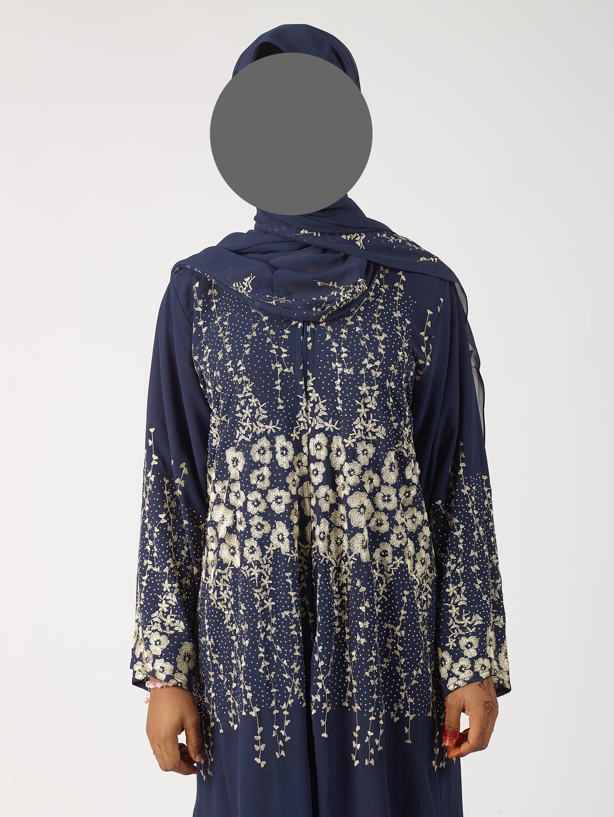 Nabeela abaya