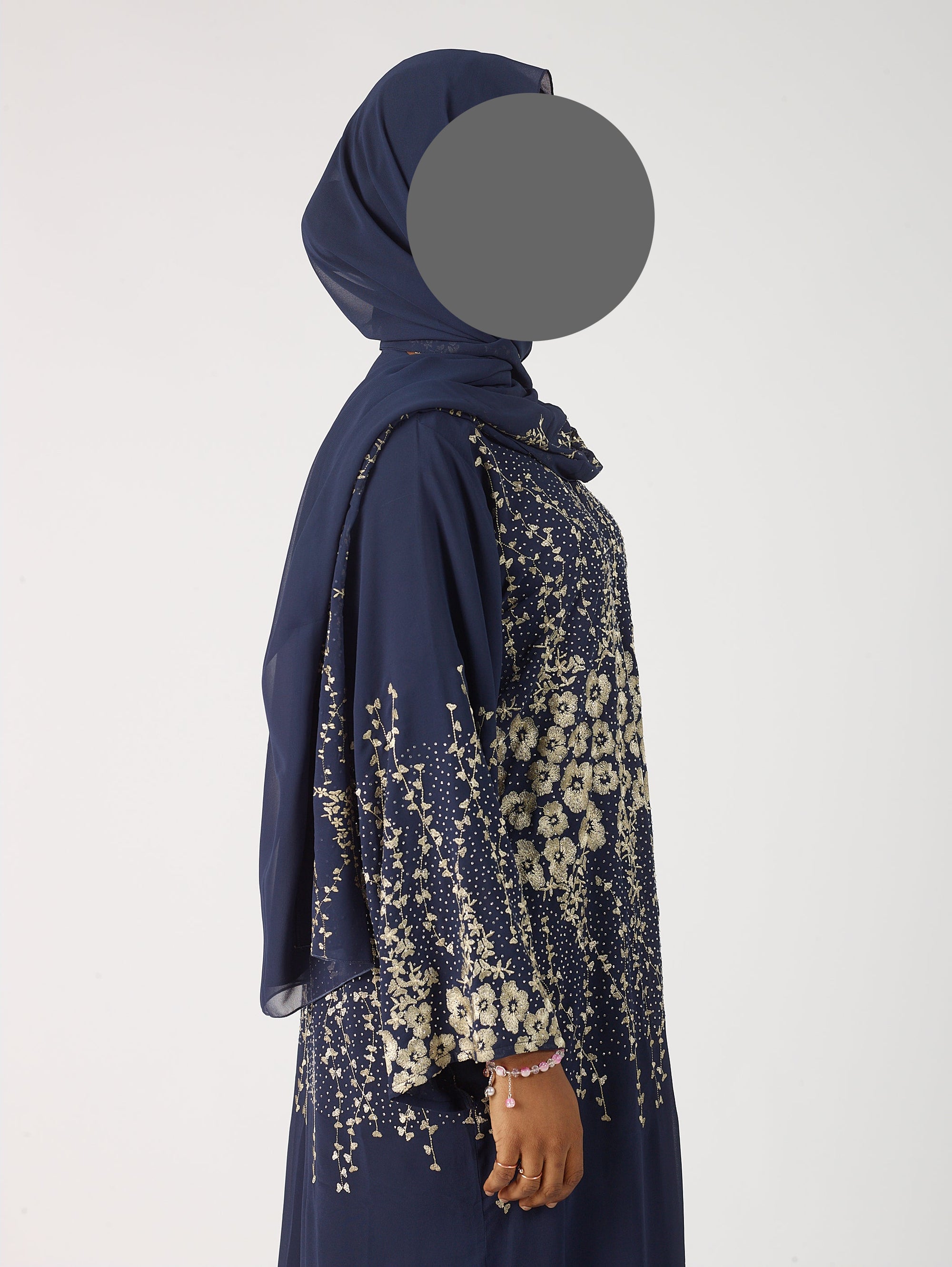 Nabeela abaya