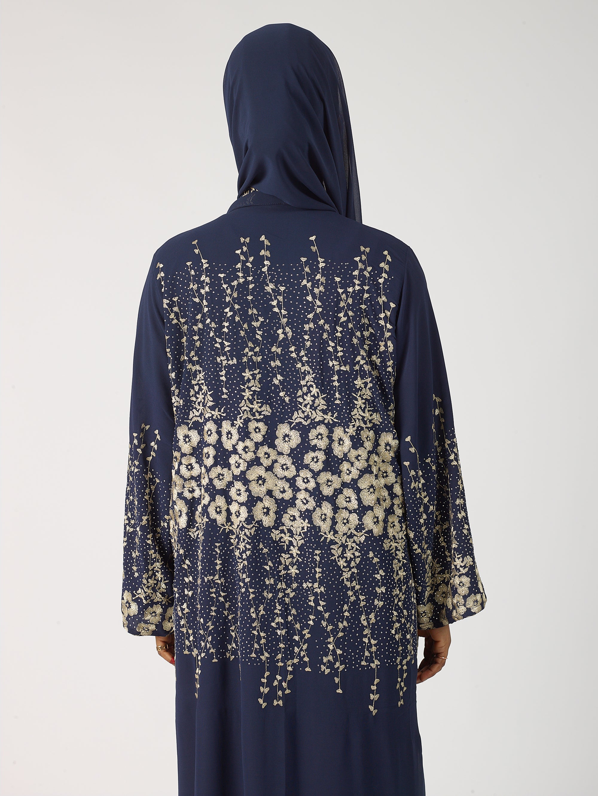 Nabeela abaya