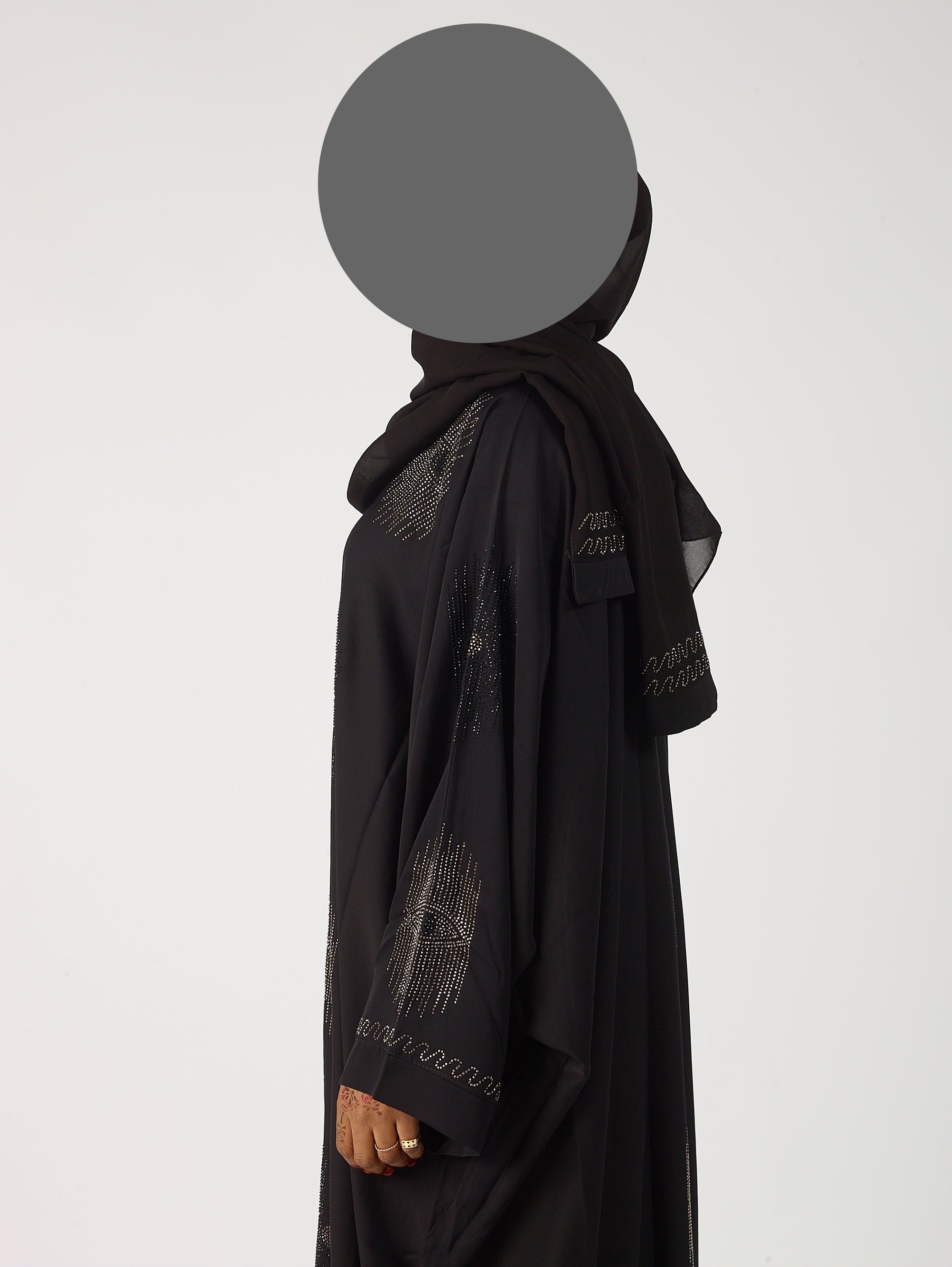 Inaya open abaya