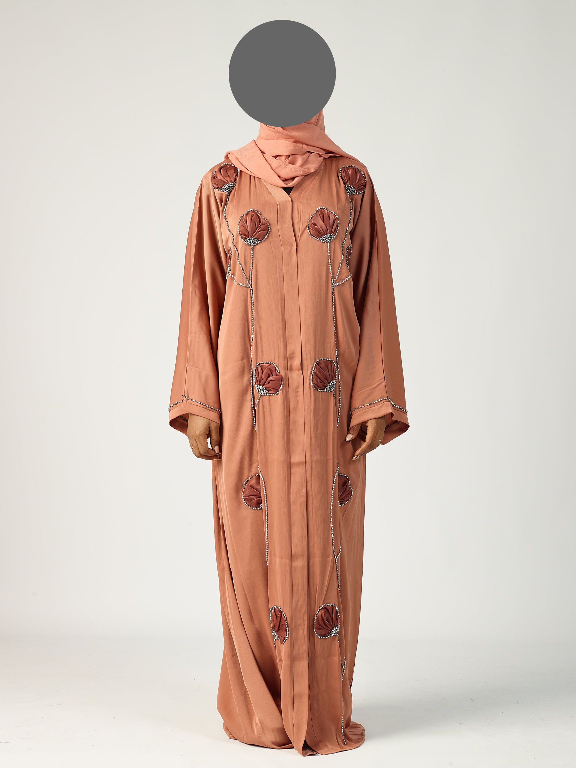 Nadira abaya