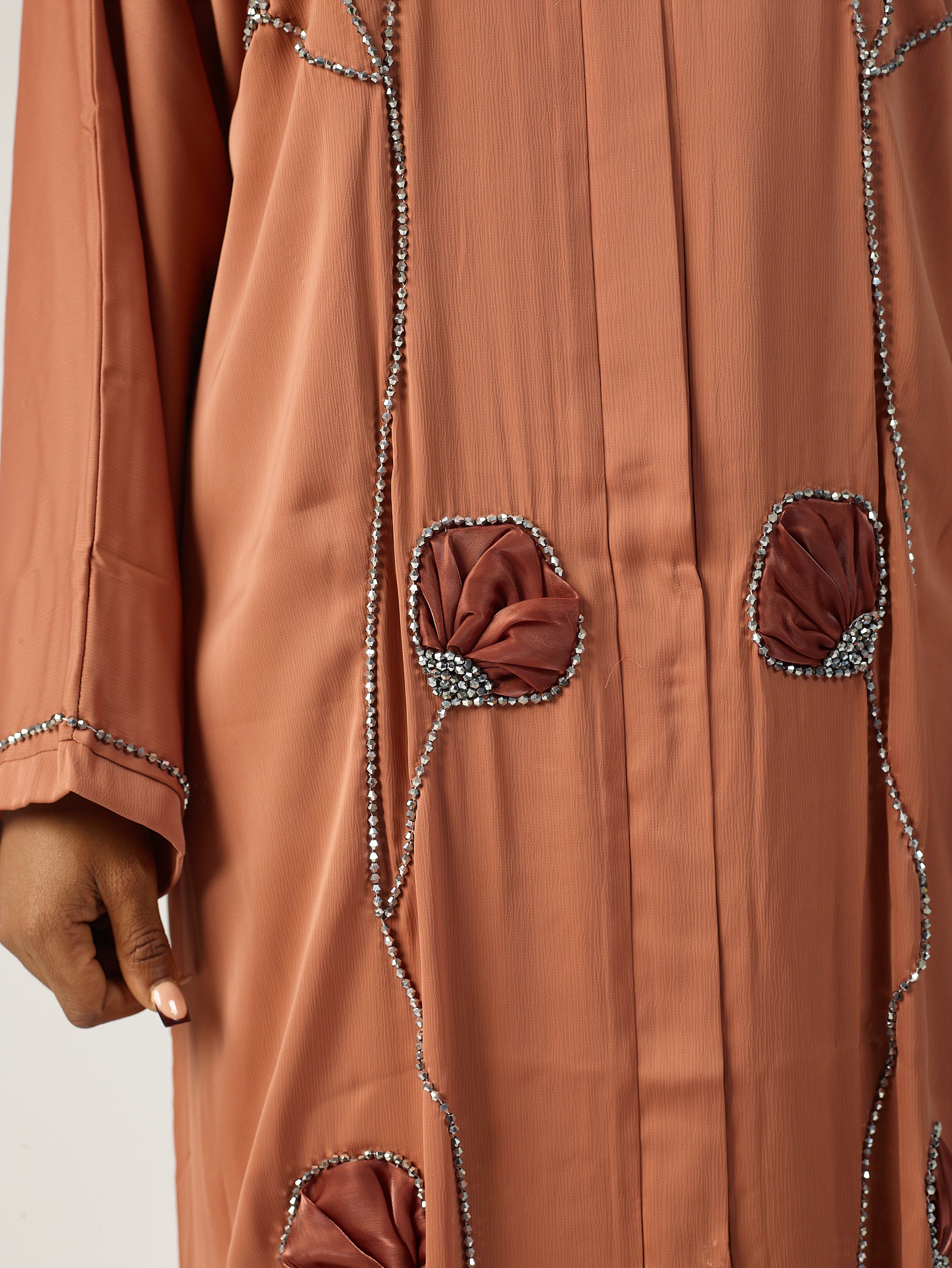 Nadira abaya