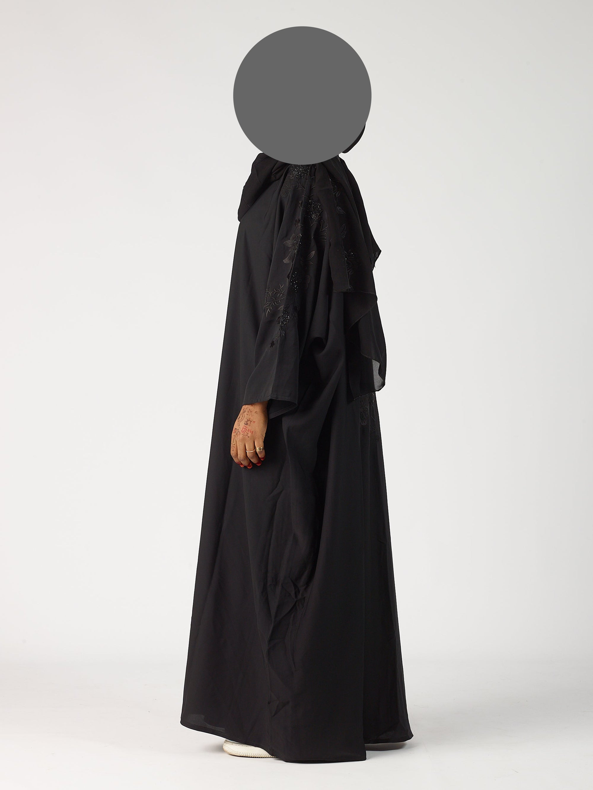 Aaliyah batwing closed abaya