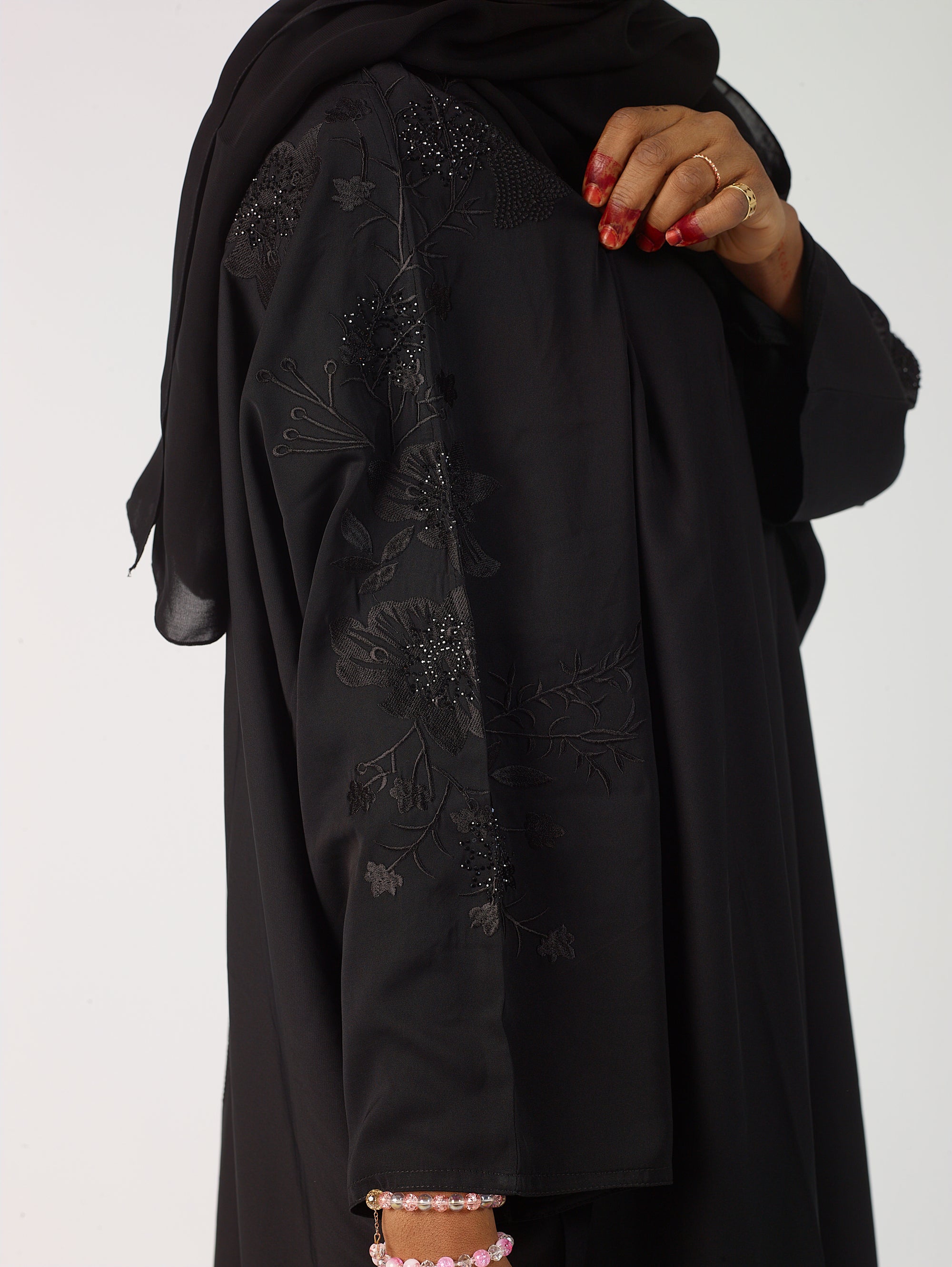 Aaliyah batwing closed abaya