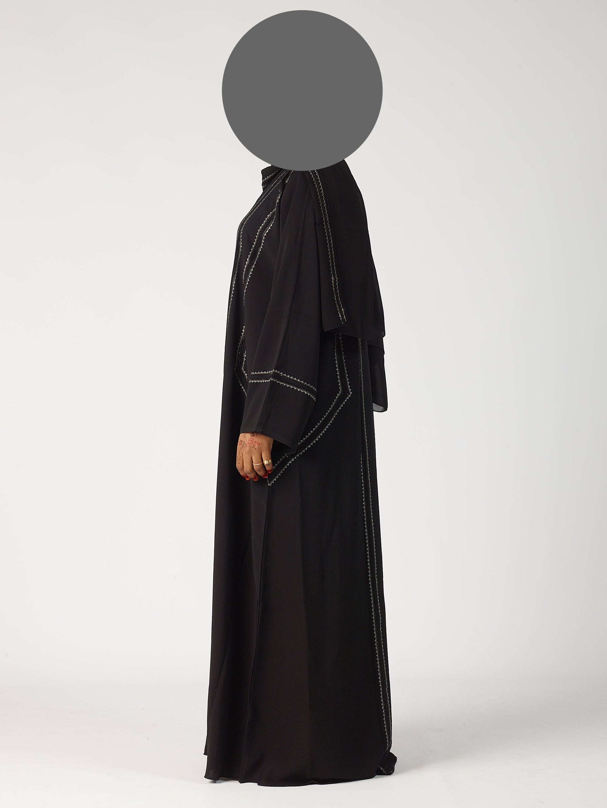 Zara closed abaya
