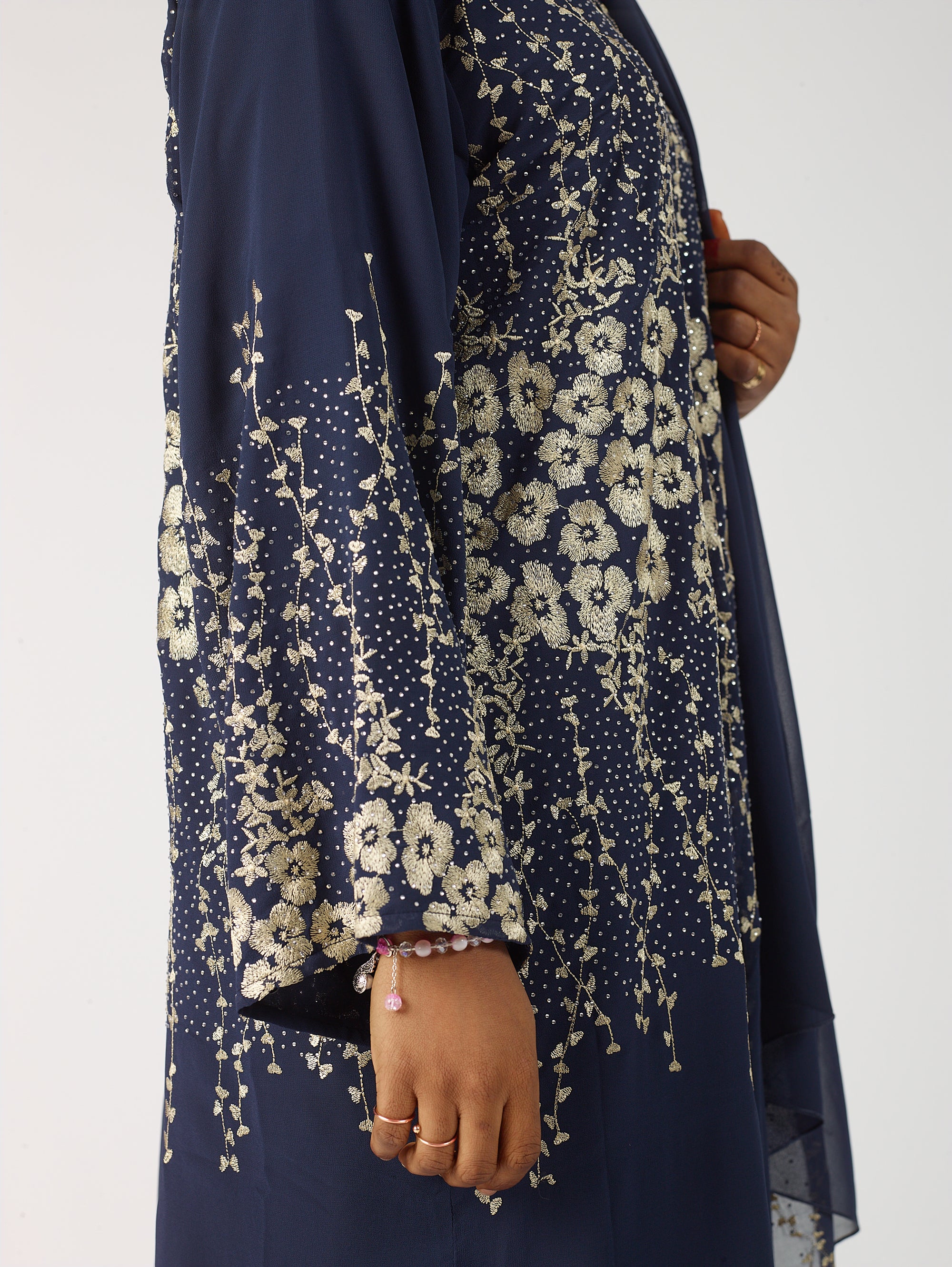Nabeela abaya