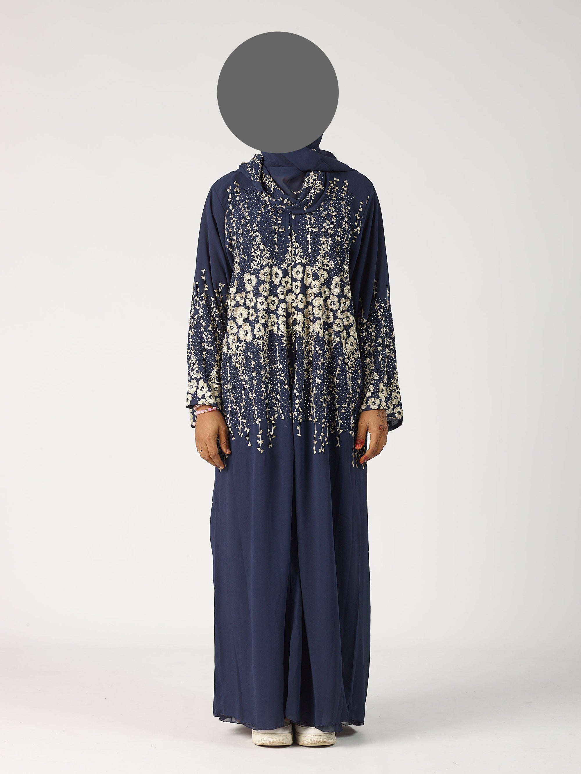 Nabeela abaya