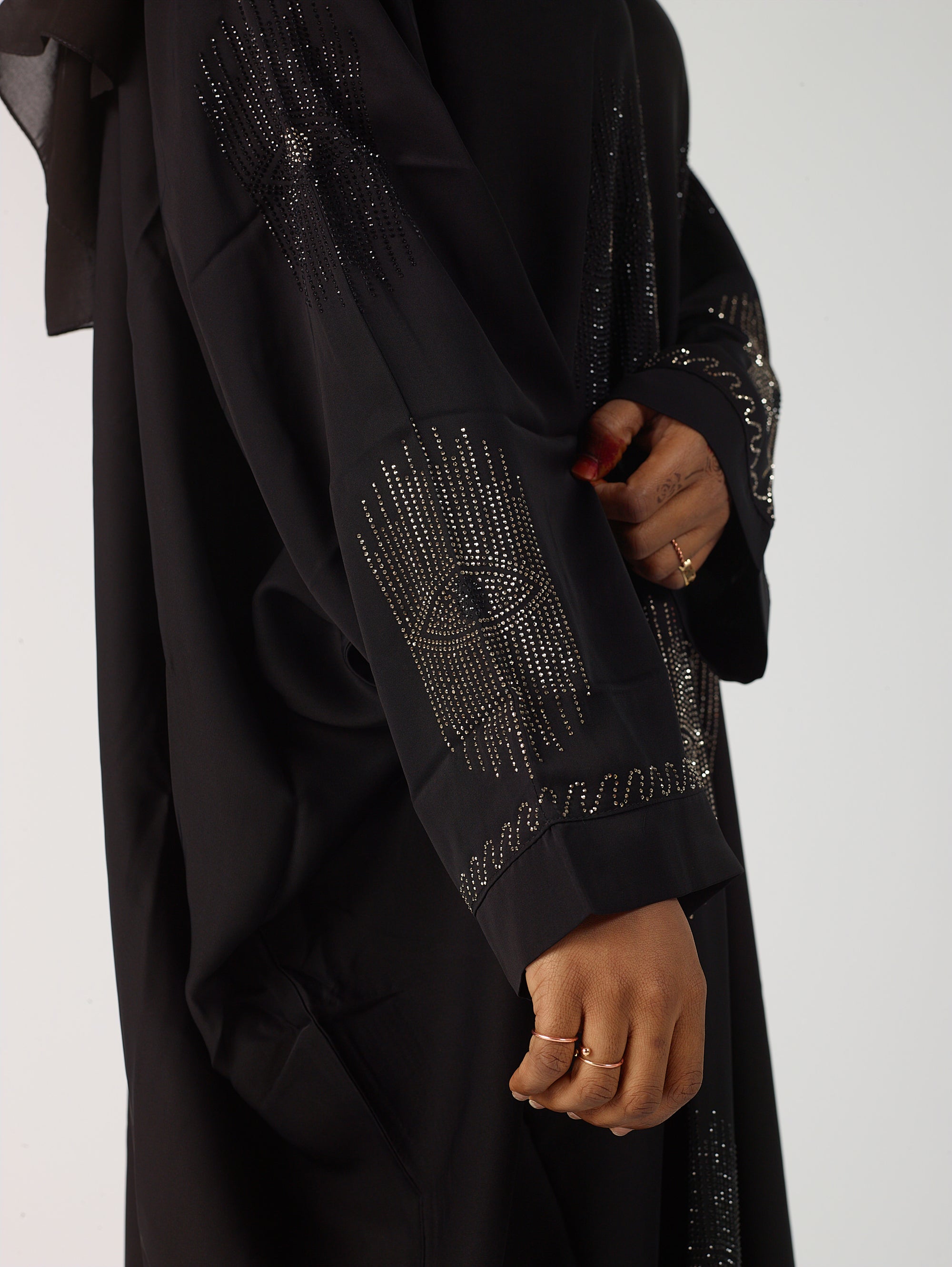 Inaya open abaya